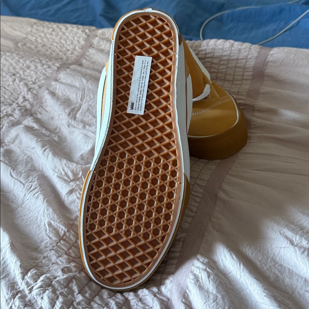 Vans - Picture 3 of 3